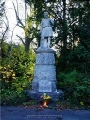 Hauptfriedhof in spaetherbstlichen Farben